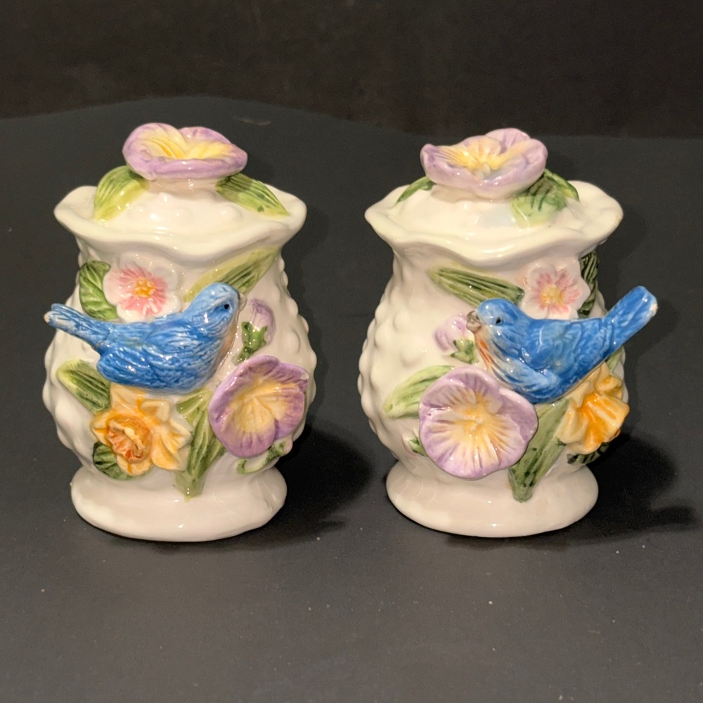 Fitz & Floyd Bluebirds Floral Ceramic Salt Pepper Shaker Set White Hobnail - Picture 15 of 16